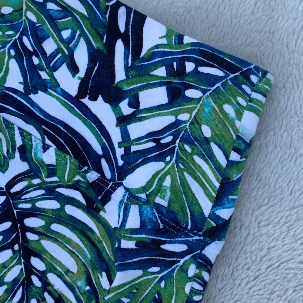 J. Jill knit capris botanical print PL - Picture 4 of 5